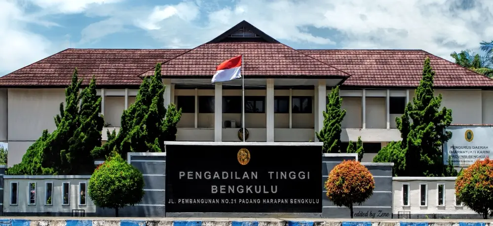 peradilan tingkatan pertama di indonesia