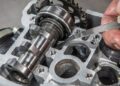 Langkah Prosedur dan Pembongkaran Mekanisme Katup Pada Mesin Motor